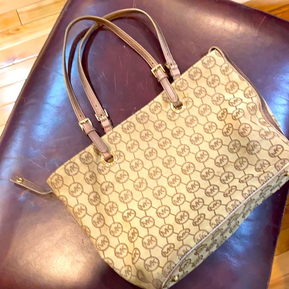 Michael Kors Handbags - Michael Kors Beige & Gold glitter bag hobo/ tote / baby bag Carry All TOTE 12x12